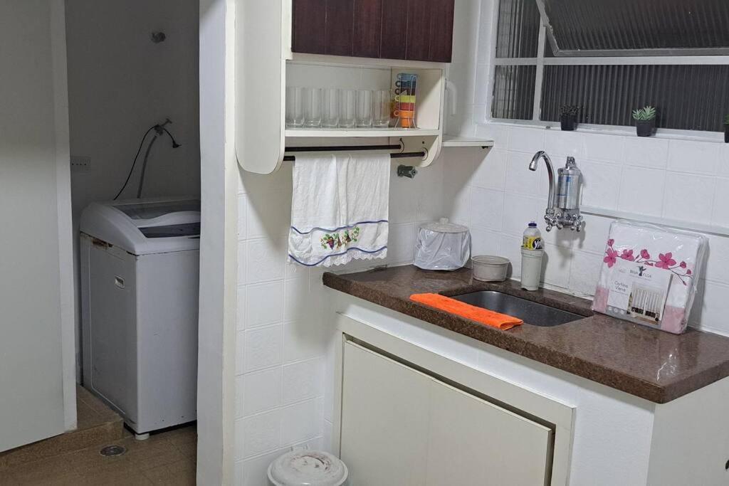 Apartamento Charmoso A 400Mts Da Praia Da Enseada 瓜鲁雅 外观 照片